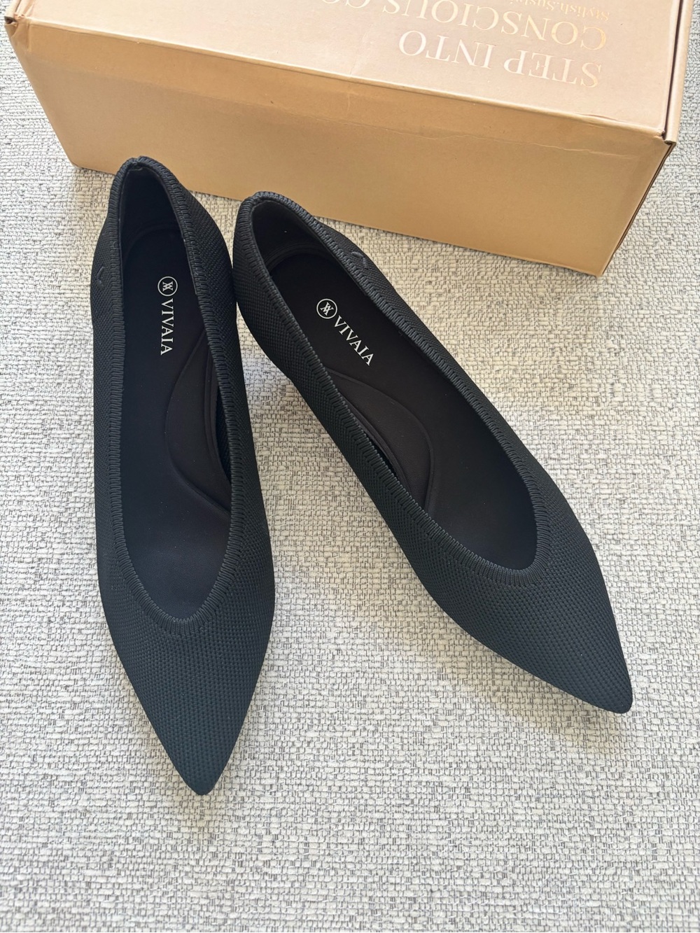 Women's Vivaia Black Pointed Knit Kitten Heels